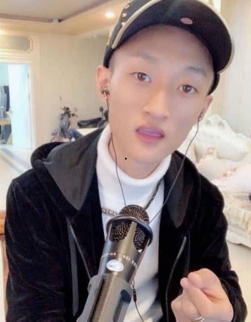 快手网红丝爷吃瓜,揭秘网红圈背后的故事