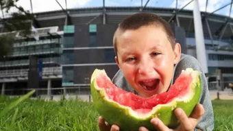 广东男网红吃瓜